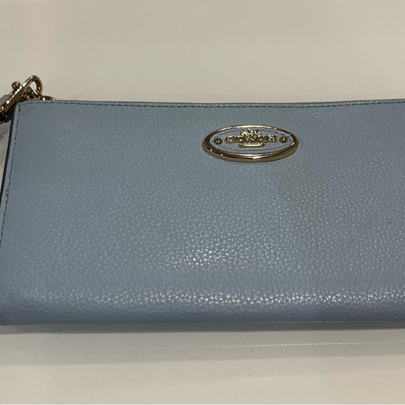 Coach Baby Blue Wristlet new without tags. - Picture 1 of 14